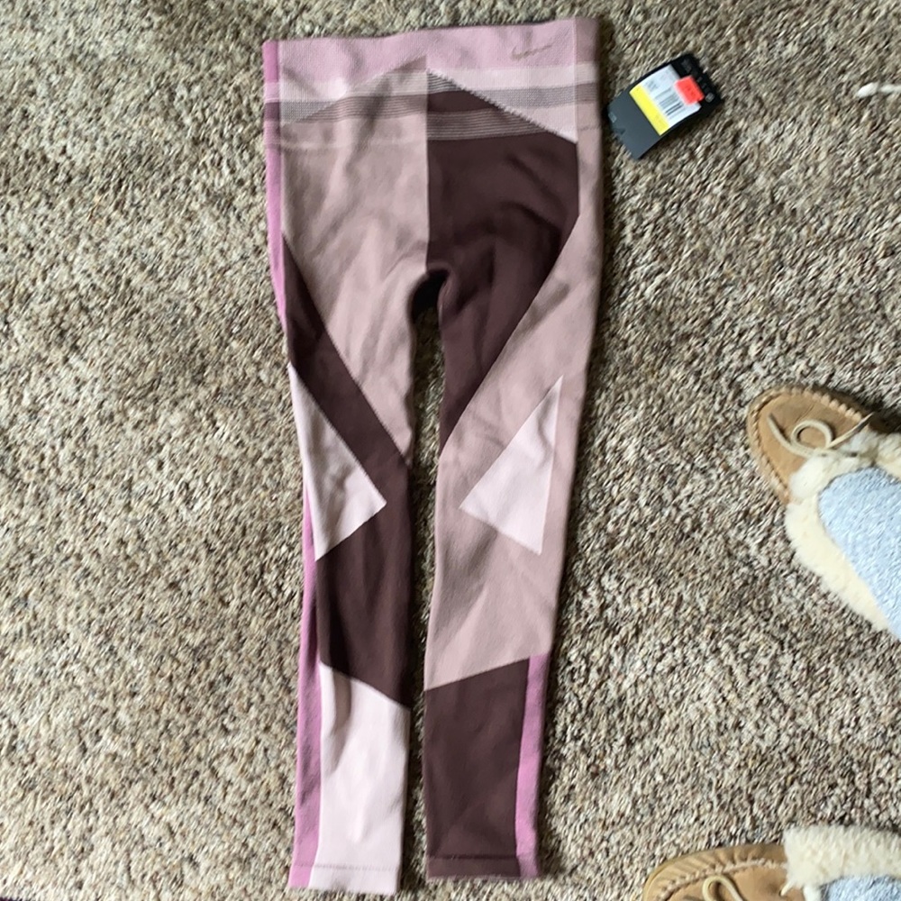 Nike sculpt lux tight fit